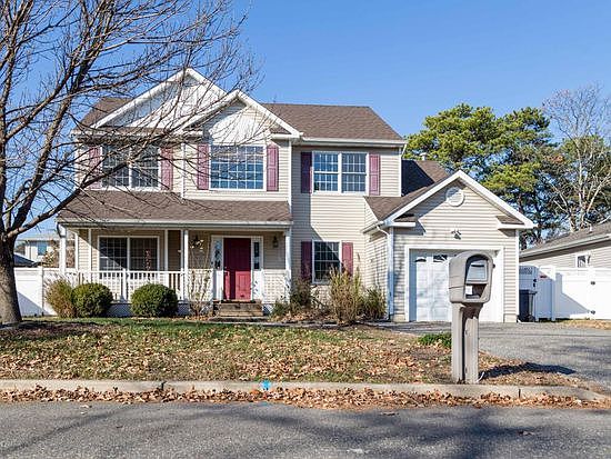 1st image of 22 Hollybrook Dr