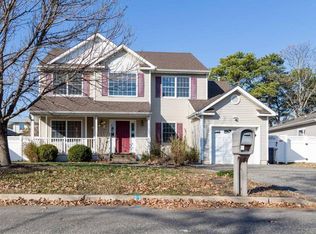 22 Hollybrook Dr, Toms River, NJ 08753