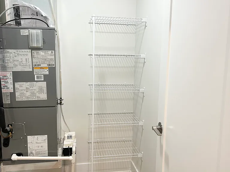 57 Monroe Ave #2 — Photo 8