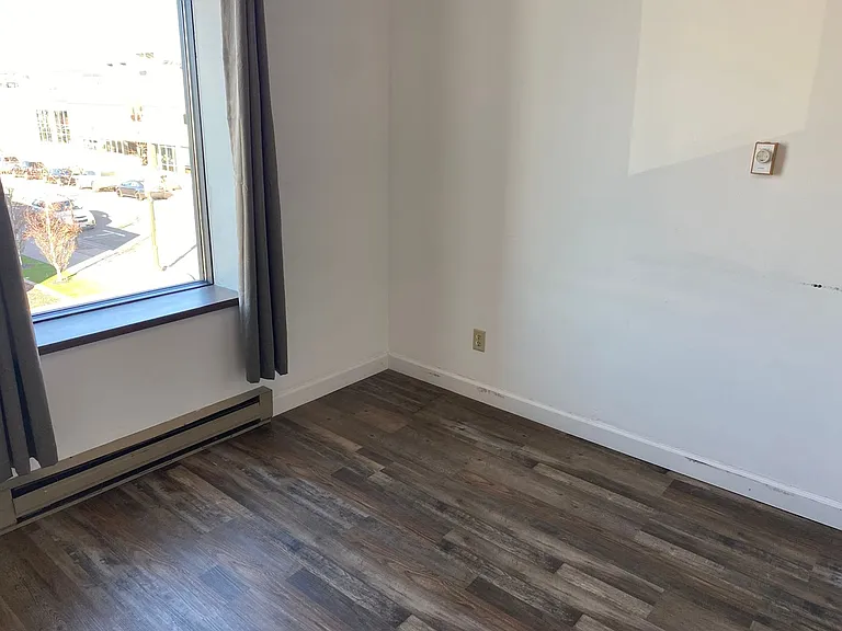 630 N 3rd St — Photo 10