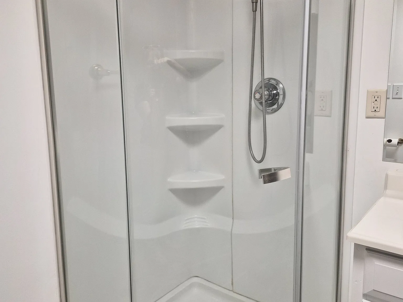 1 bed, 800 sqft, $1,500 — Photo 4
