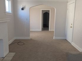 16924 Santa Rosa Dr, Detroit, MI