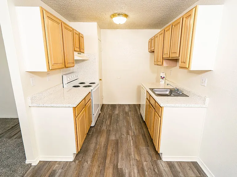 Tamarack Place Apartments — Photo 11