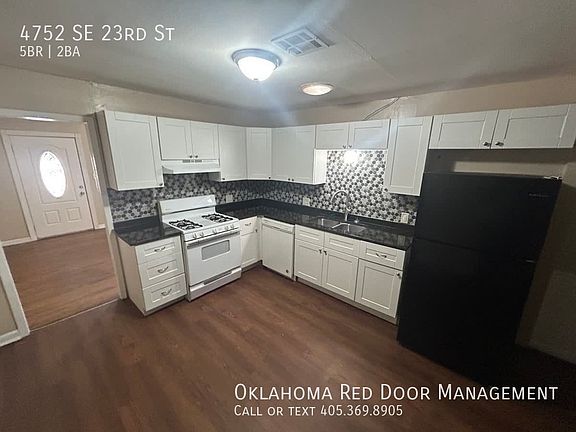 3rd image of 4752 SE 23rd St