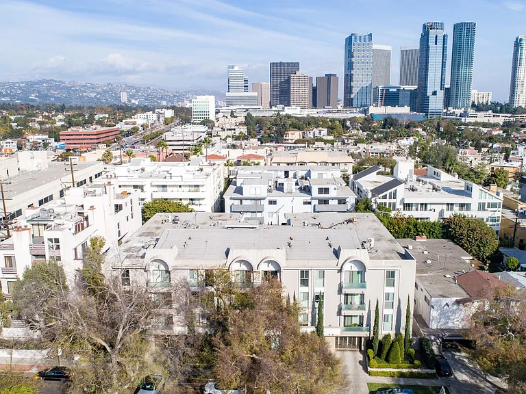Urbanlux Century City — Photo 21