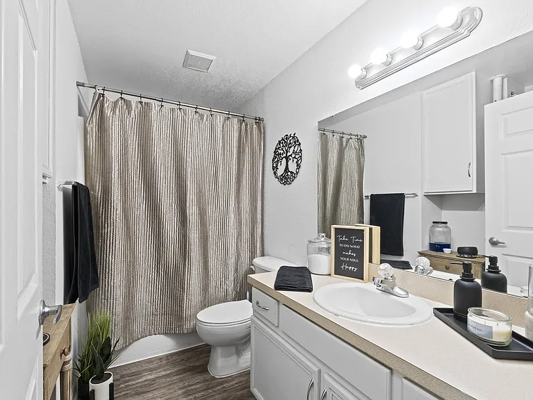 Woodland Heights Apartments — Photo 4
