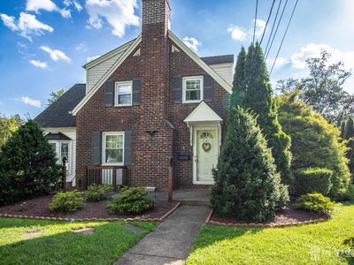 1 Myron Pl, East Brunswick, NJ, 08816