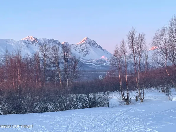 7440 N McKenzie Dr, Palmer, AK 99645