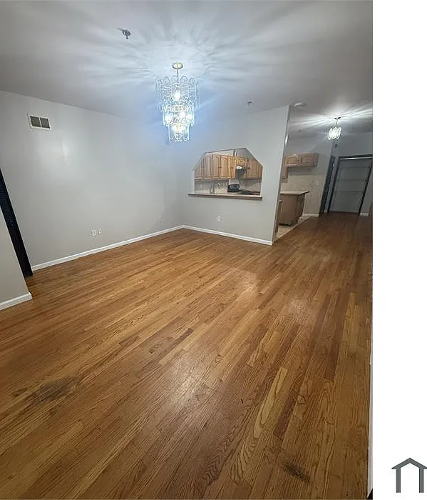 1104 Avenue C — Photo 1