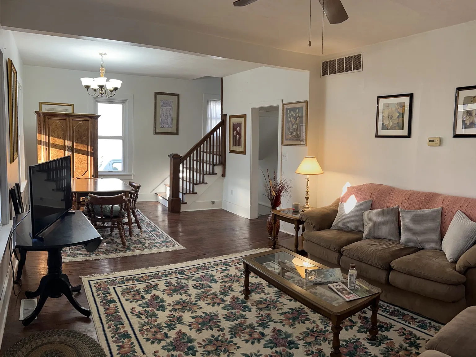 3 bed, 1300 sqft, $1,950 — Photo 3