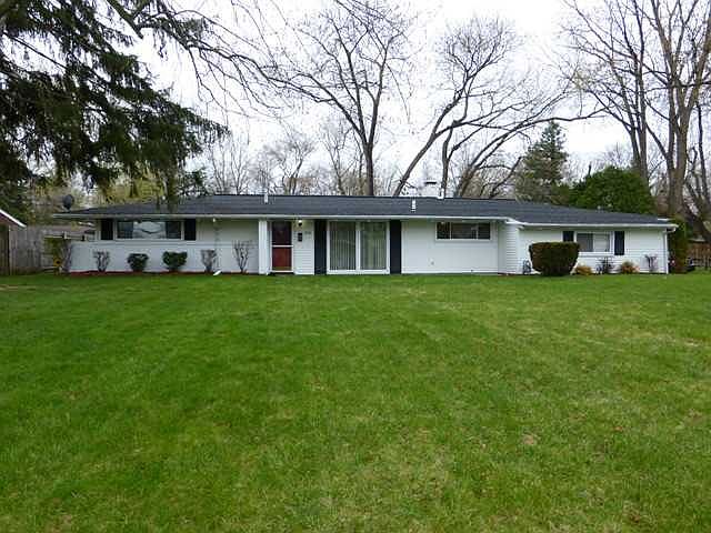 1st image of 3221 E Lincolnshire Blvd