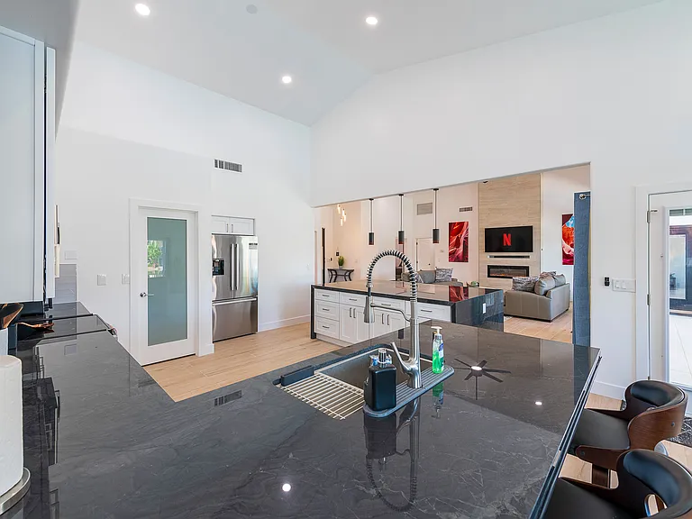 1710 E Queen Palm Dr — Photo 45