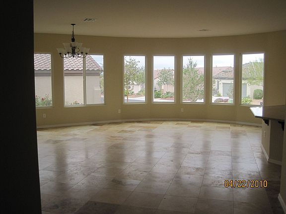 Living room w wet bar