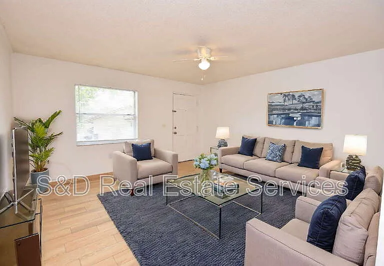 613 Robin Rd #5 — Photo 2