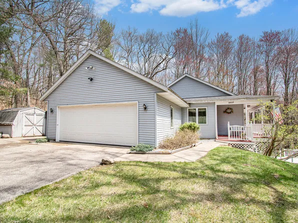 3937 Four Mile Rd NE, Grand Rapids, MI 49525