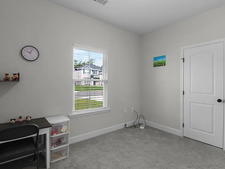 208 Alyssa Ave — Photo 6