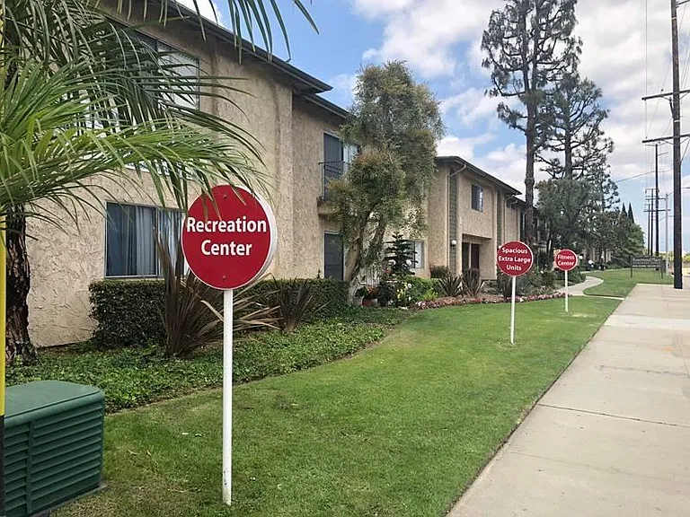Rosemead Place — Photo 9