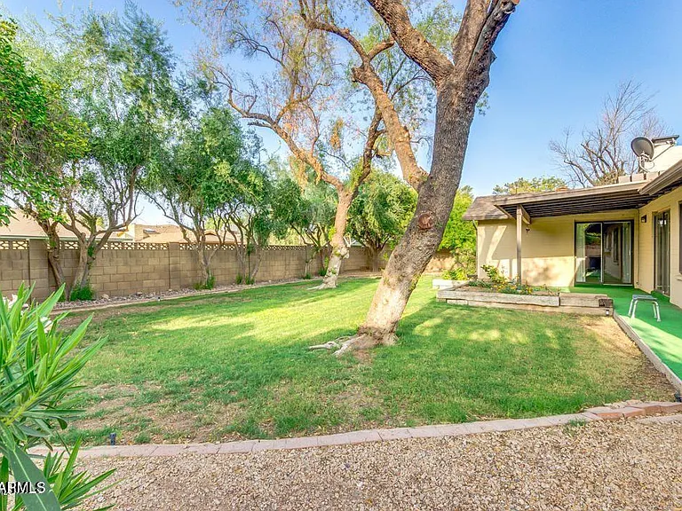 1536 E Gemini Dr — Photo 34