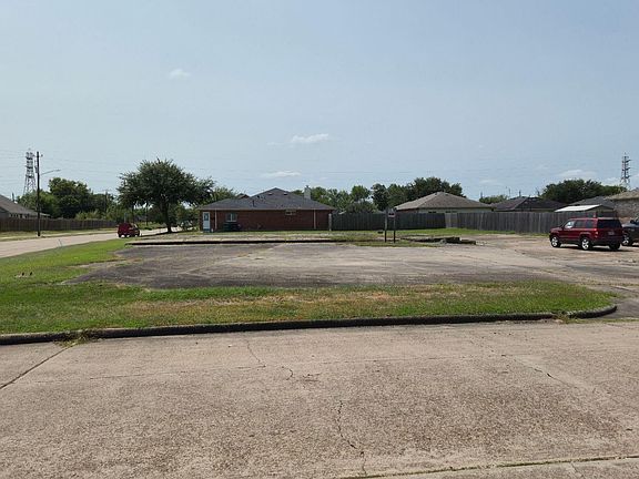 2nd image of 5258 Park Village Dr