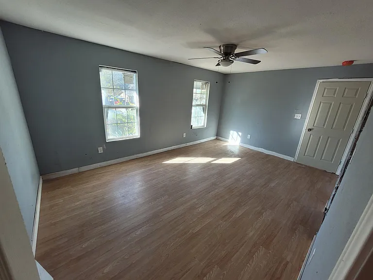 310 Griggs Ave — Photo 1