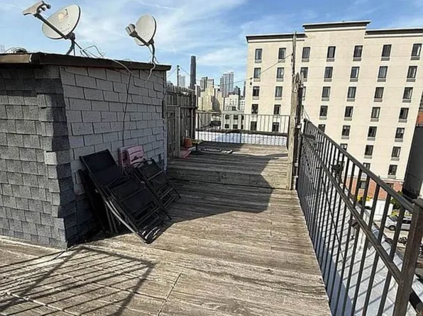 580 Union Street image 10 of 10