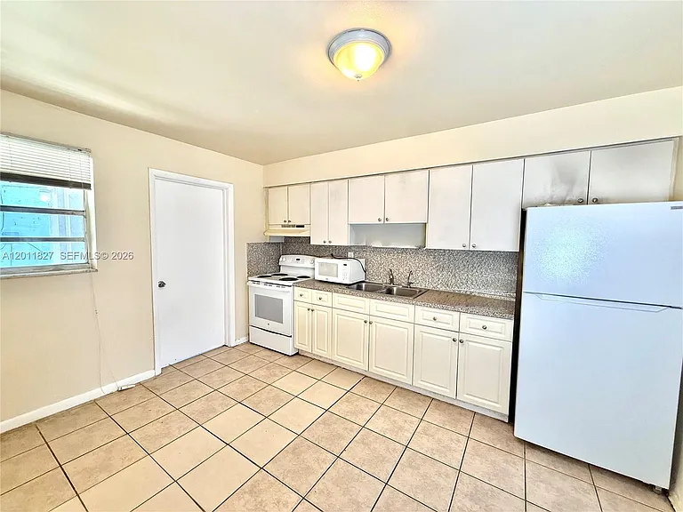 1970 NW 104th St #1970 — Photo 5