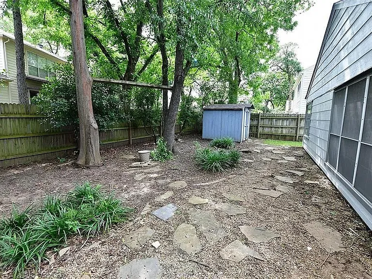 525 Blair Meadow Dr — Photo 3