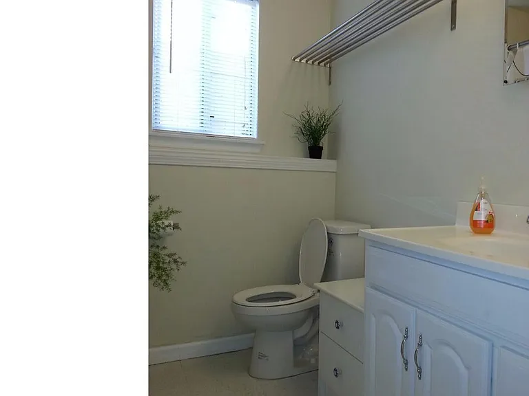 210 Ellis St — Photo 13