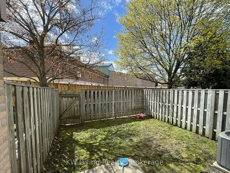 5 Alexis Way — Photo 16
