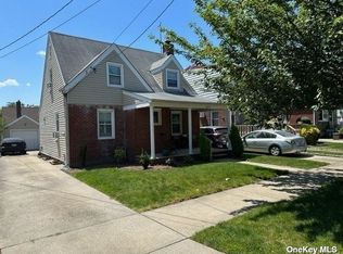521 Hillside Blvd, New Hyde Park, NY 11040