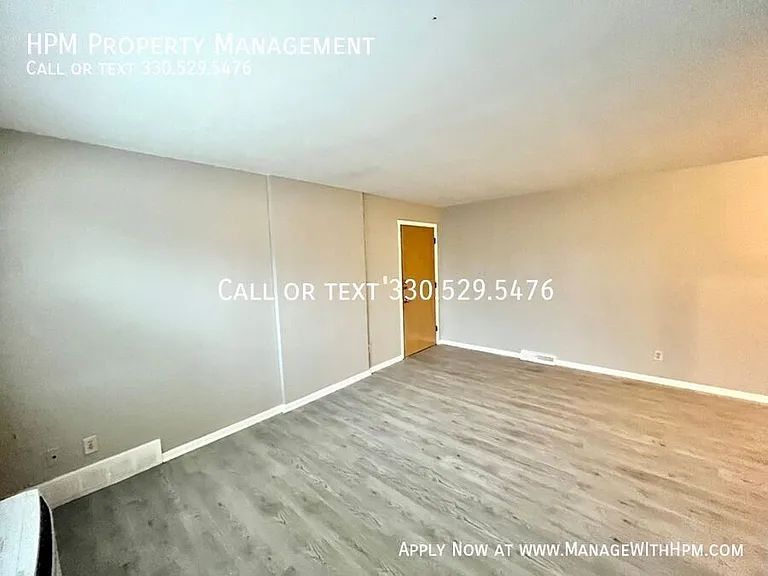 893 S Green Rd #8 — Photo 6
