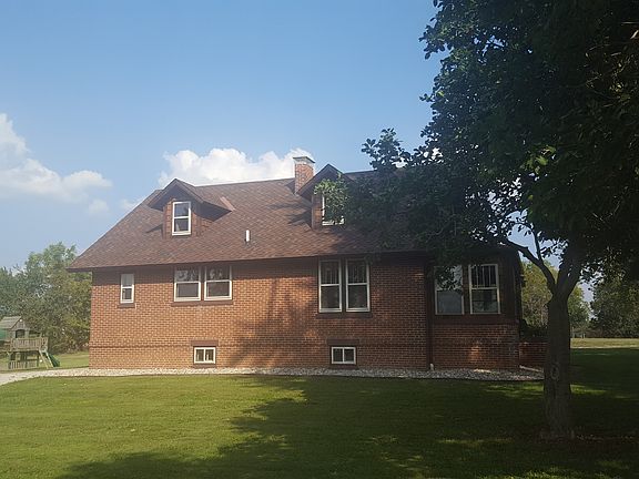 4th image of 705 W Hillview Ave