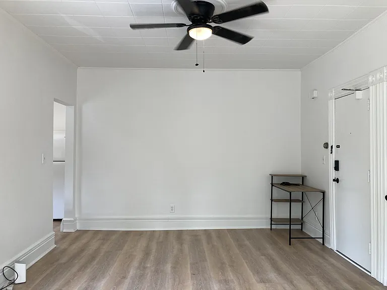 303 E Madison St #2 — Photo 2