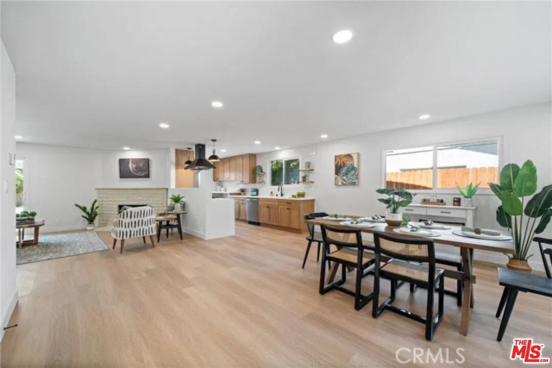 4 bed, 3.0 bath, 1870 sqft, $5,300 — Photo 3