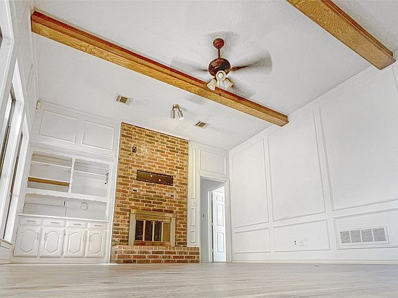 4th image of 1027 Ridgeview Cir