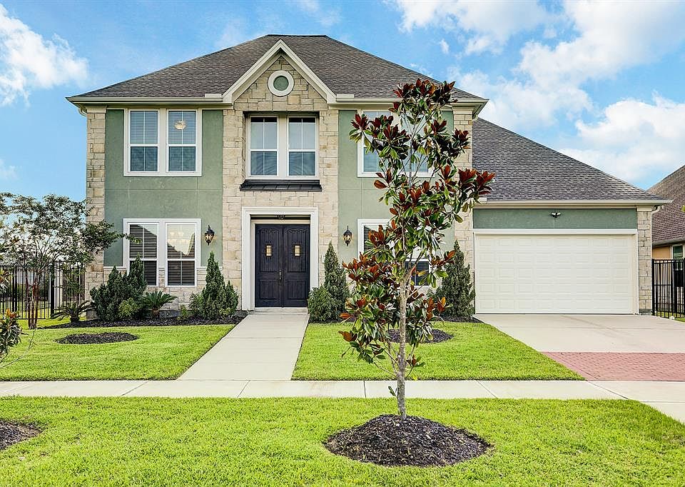 1st image of Appia Dr
