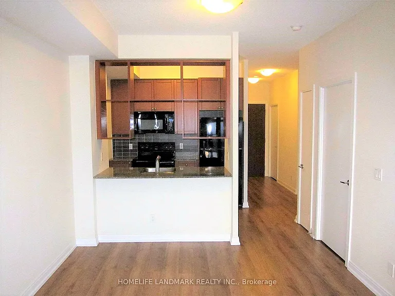 181 Village Green Sq #2216 — Photo 5