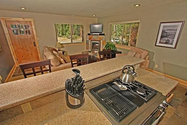 2108 Shawnee St — Photo 7