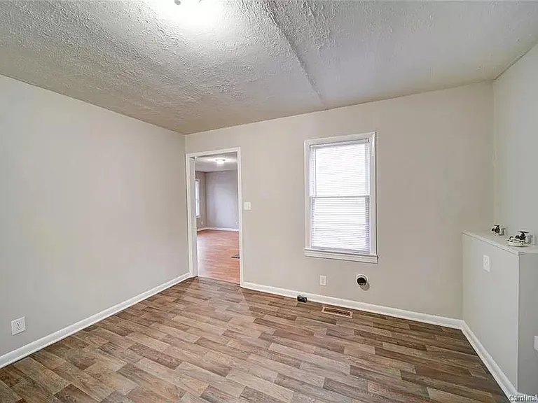 100 Slade St — Photo 17