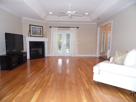 3rd image of 128 Foxcreek Estate Dr