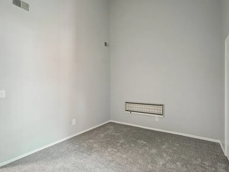 Palms East Apartments — Photo 13