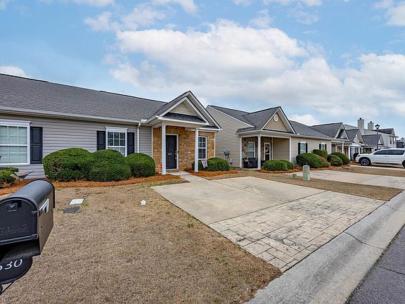 3rd image of 530 Dawsons Park Way