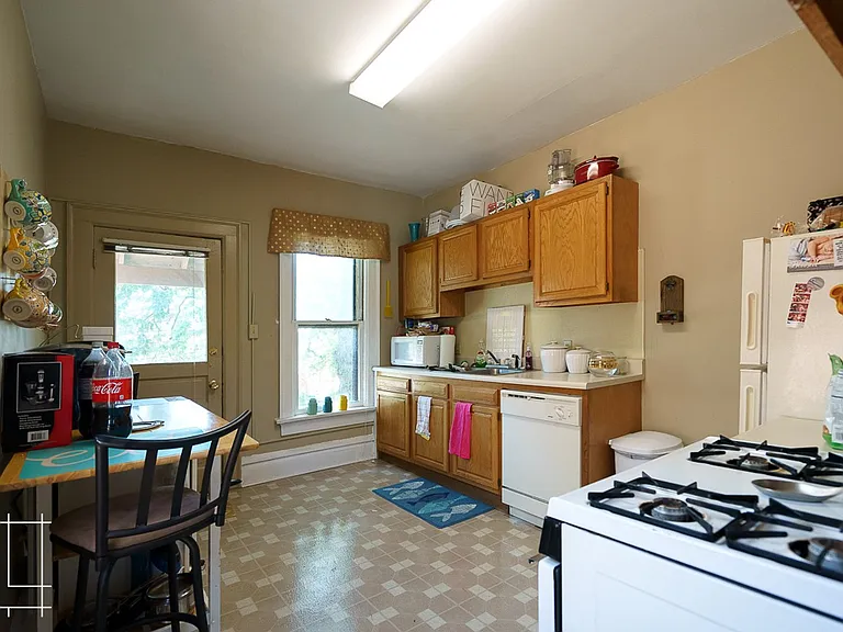 229 W 1st Ave — Photo 4