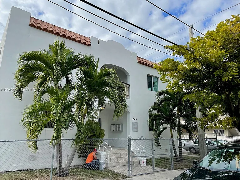 244 NW 11th Ave #3 — Photo 2