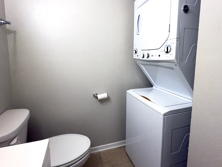 1905 W Morton St #20 — Photo 8