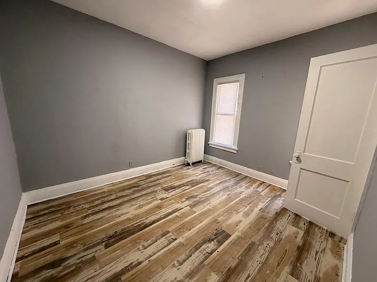 2042 Joffre Ave #1 — Photo 7