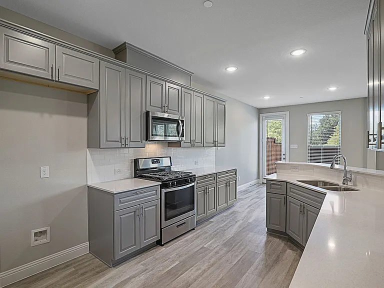 3032 Galveston St — Photo 14