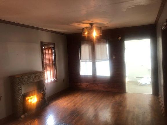 2nd image of 14607 Hoyne Ave