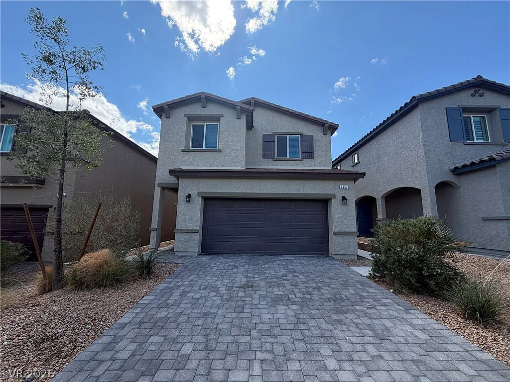 4 bed, 2.5 bath, 1797 sqft, $2,400 — Photo 2