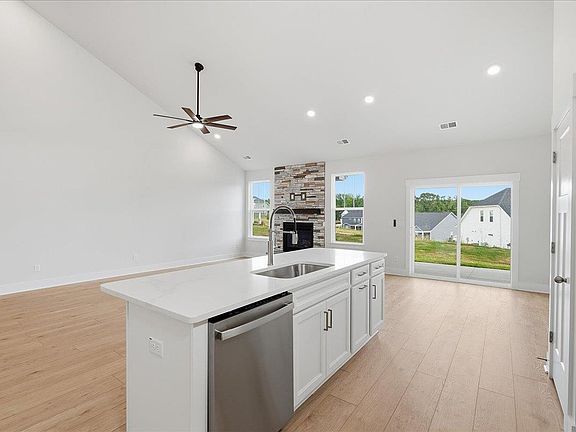 5th image of 775 Rodin Rd